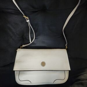 TORY BURCH LEATHER CROSSBODY WITH ADJUSTABLE REMOVEABLE STRAP